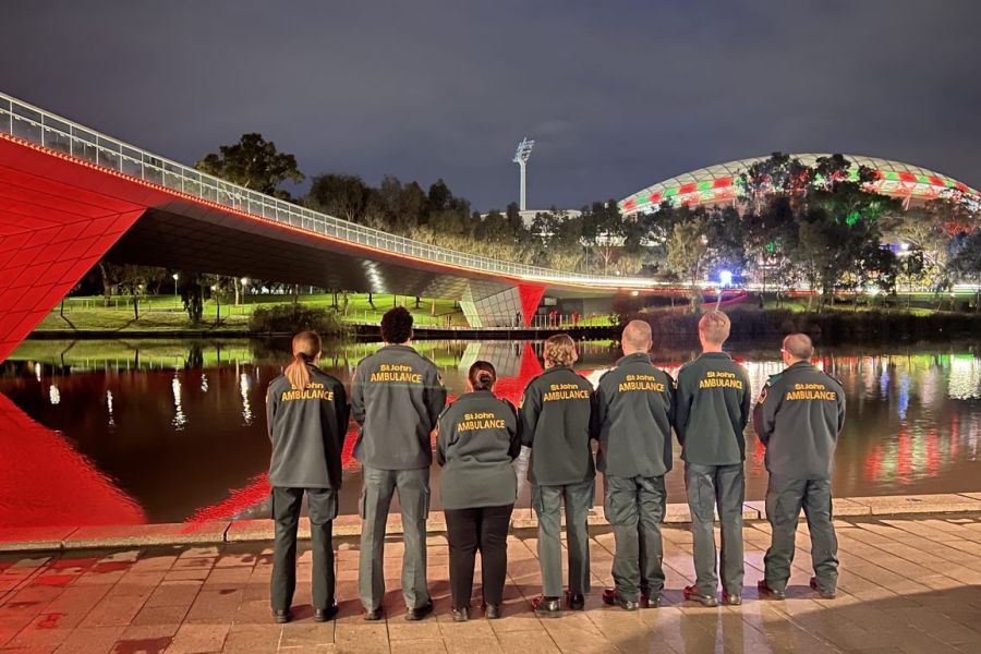 Vols Uniforms And Adelaide Footbridge 002